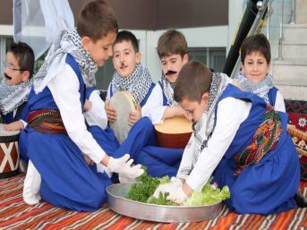 Safvetli öğrencilerin kültür gecesi, velilerin beğenisini kazandı