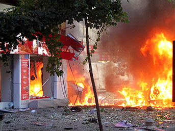 Bombacının gözünü döndüren talimat!