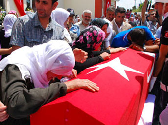 Şehit polis için gözyaşları sel oldu